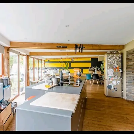 Gee Is Sharing Her Home Liege Exterior photo